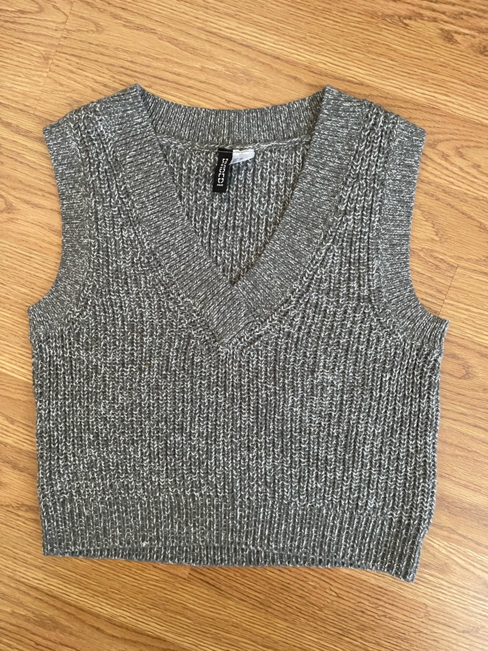 NWOT Grey Knit V-Neck Sweater Vest preppy boho Scandi XS